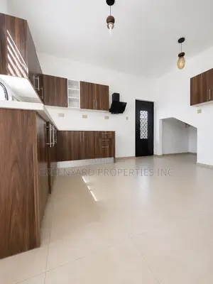 2bdrm Townhouse / Terrace in University Of, Madina for rent