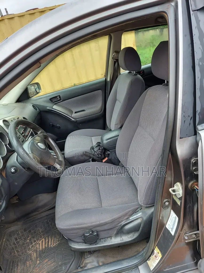 Pontiac Vibe 2010 Beige