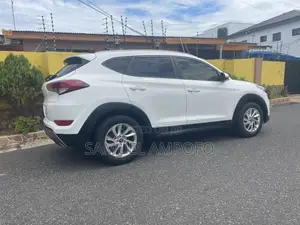 Hyundai Tucson SE FWD 2018 White