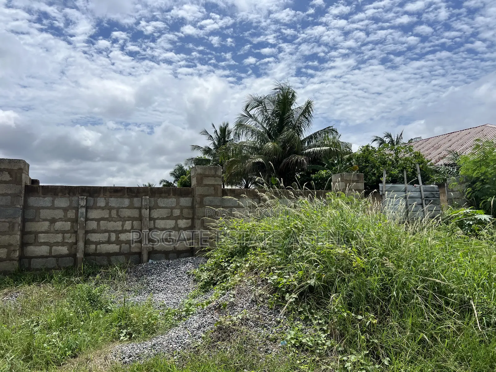 50/140 FTS of Land Walled and Gated