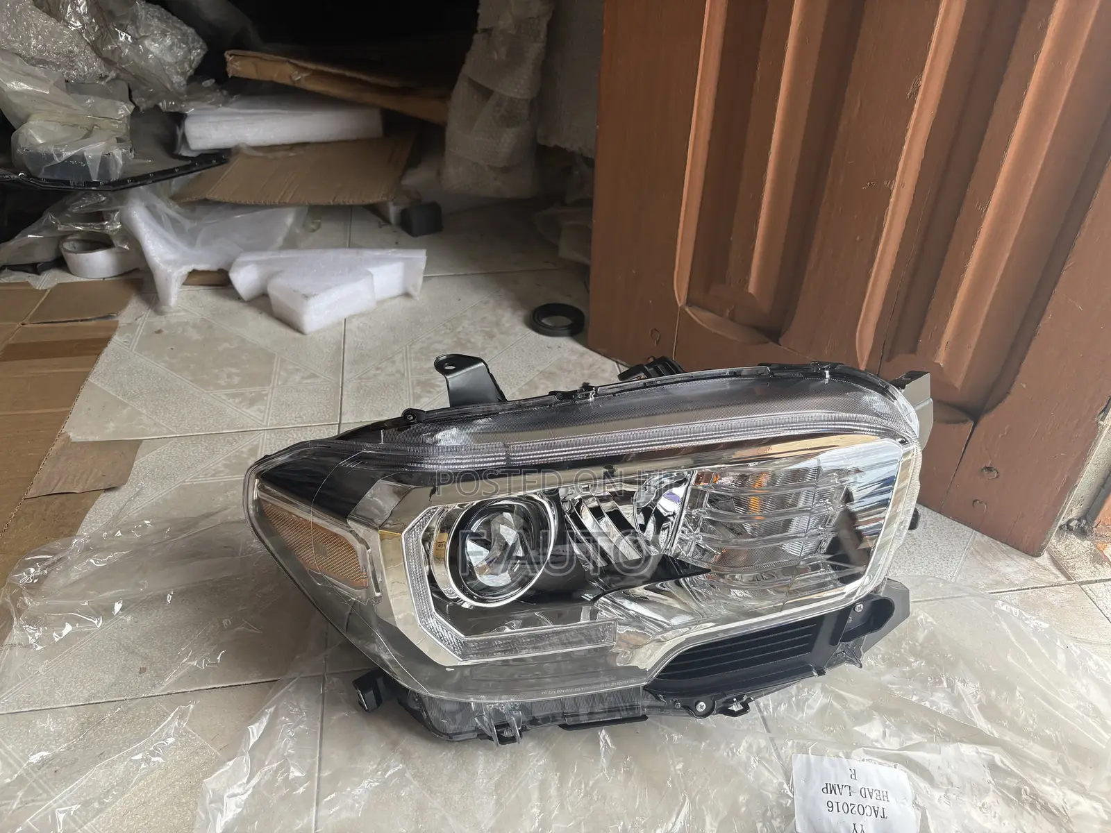 Toyota Tacoma 2016,2017,2018,2019,2020 Headlight