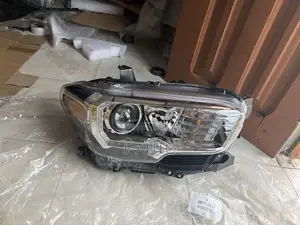 Toyota Tacoma 2016,2017,2018,2019,2020 Headlight