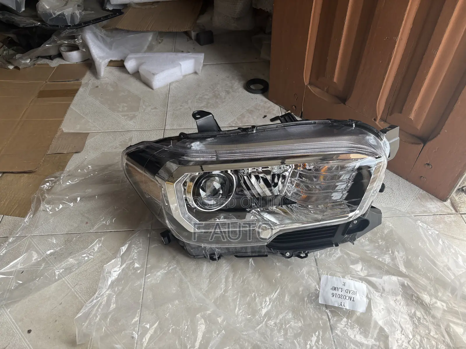 Toyota Tacoma 2016,2017,2018,2019,2020 Headlight