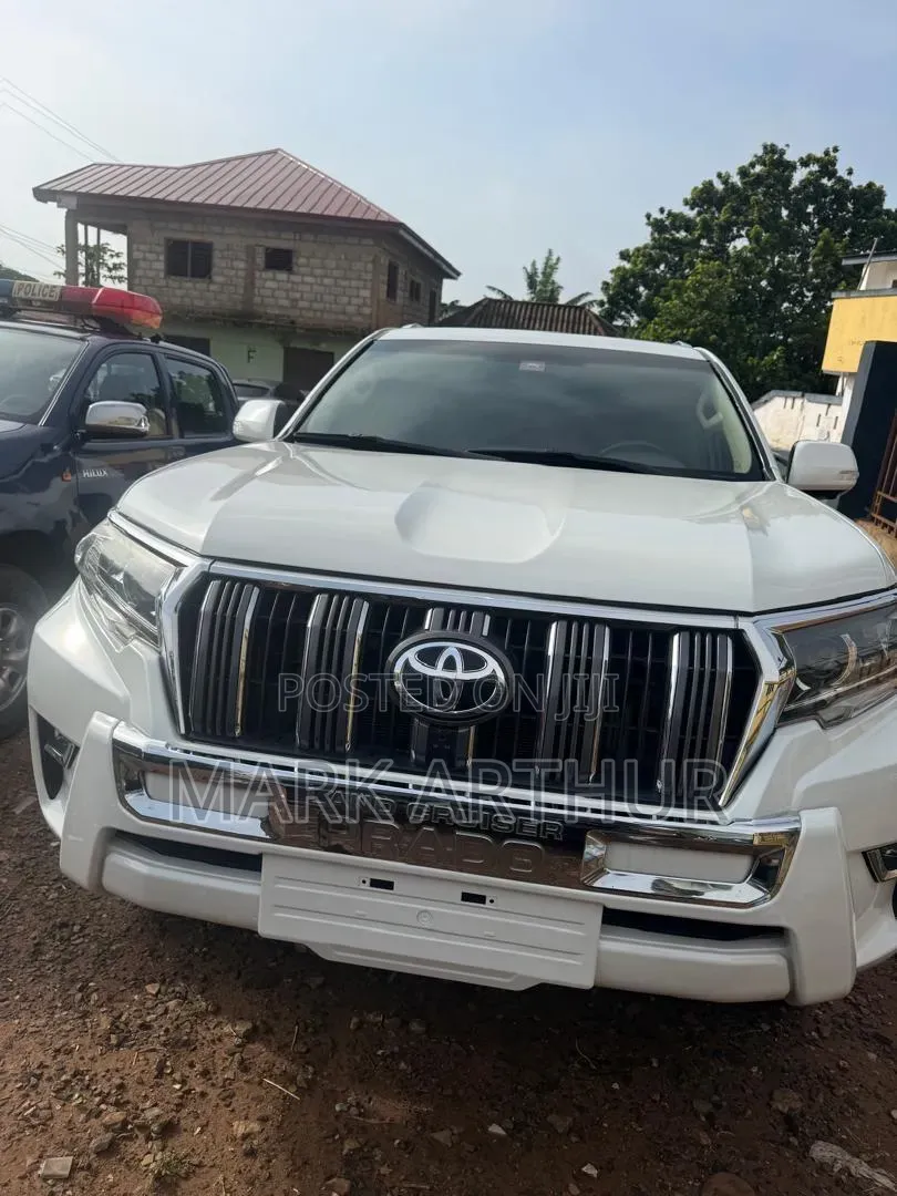 Toyota Land Cruiser Prado 2019 White