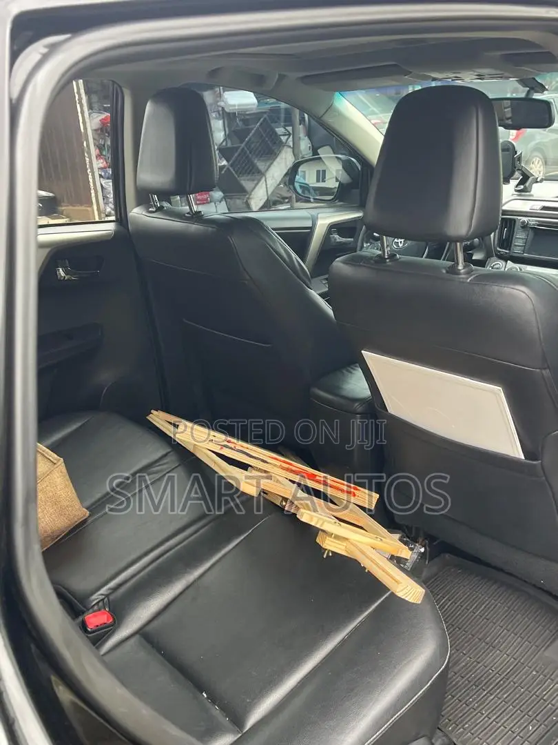 Toyota RAV4 Limited FWD (2.5L 4cyl 6A) 2016 Black