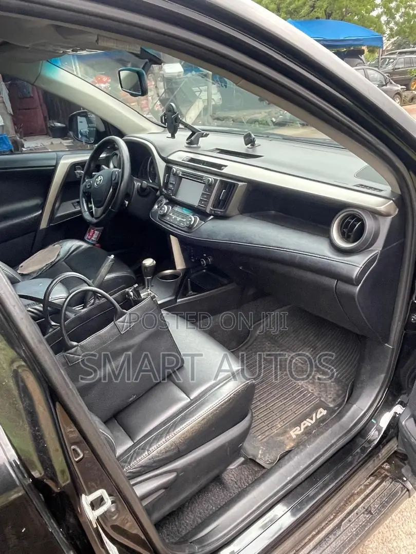 Toyota RAV4 Limited FWD (2.5L 4cyl 6A) 2016 Black