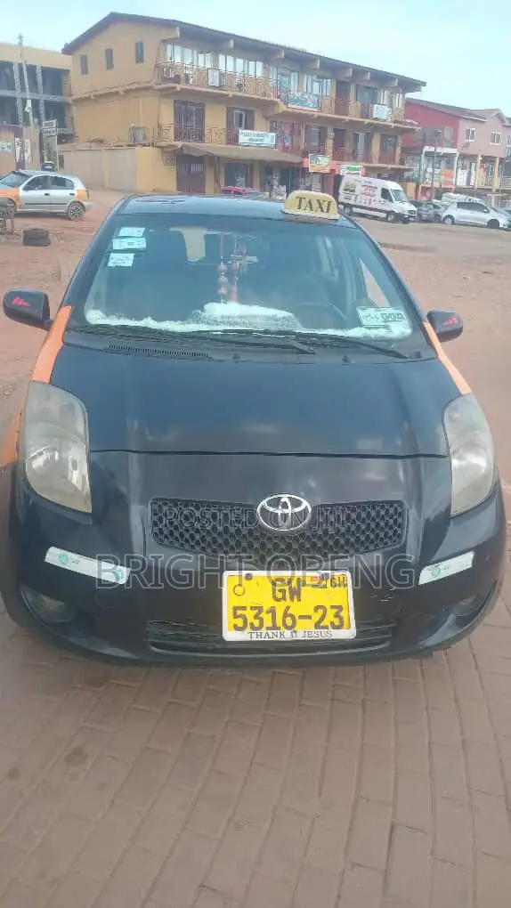 Toyota Yaris 2013 Black