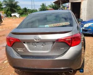 Toyota Corolla 2017 Silver