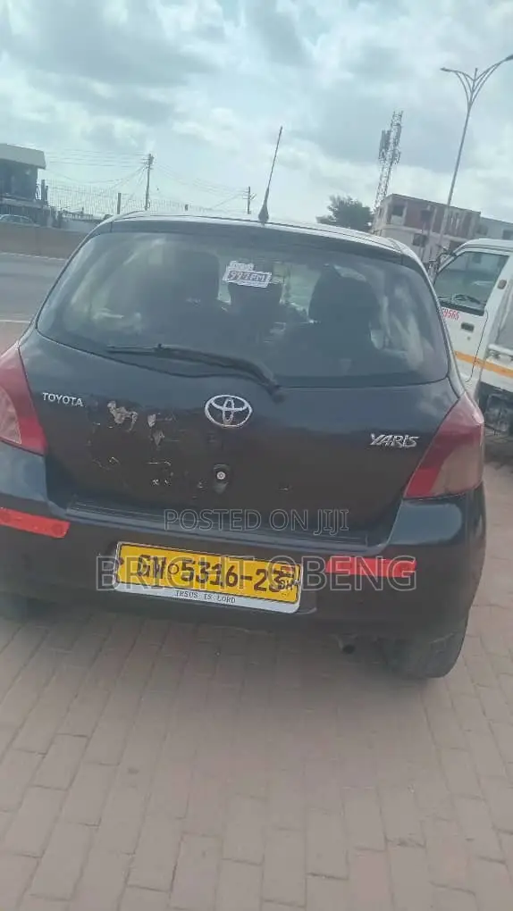 Toyota Yaris 2013 Black