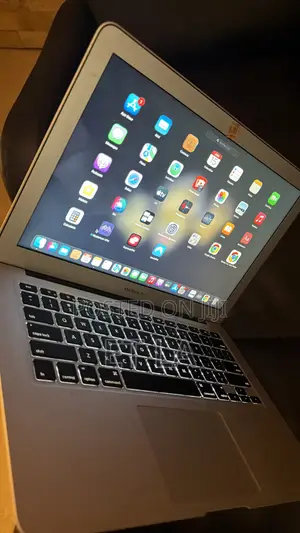 Laptop Apple MacBook Air 64GB Apple M5 Pro HDD 256GB