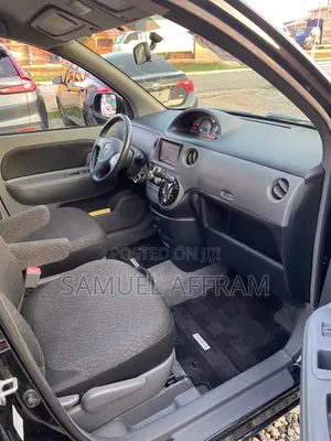 Toyota Sienta 2014 Black