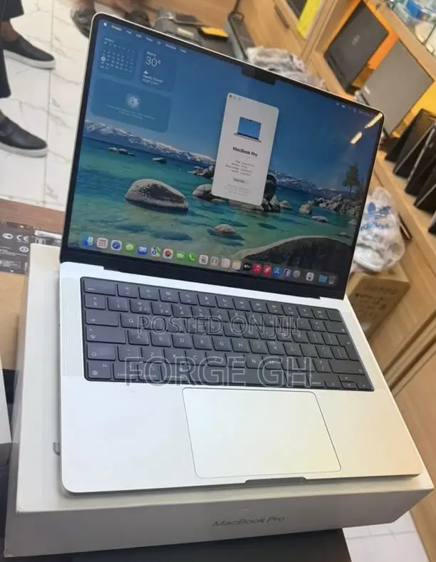 Laptop Apple MacBook Pro 2021 M1 16GB Apple M1 Pro SSD 512GB