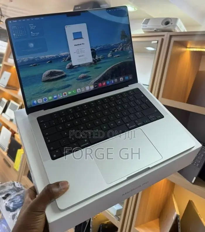 Laptop Apple MacBook Pro 2021 M1 16GB Apple M1 Pro SSD 512GB