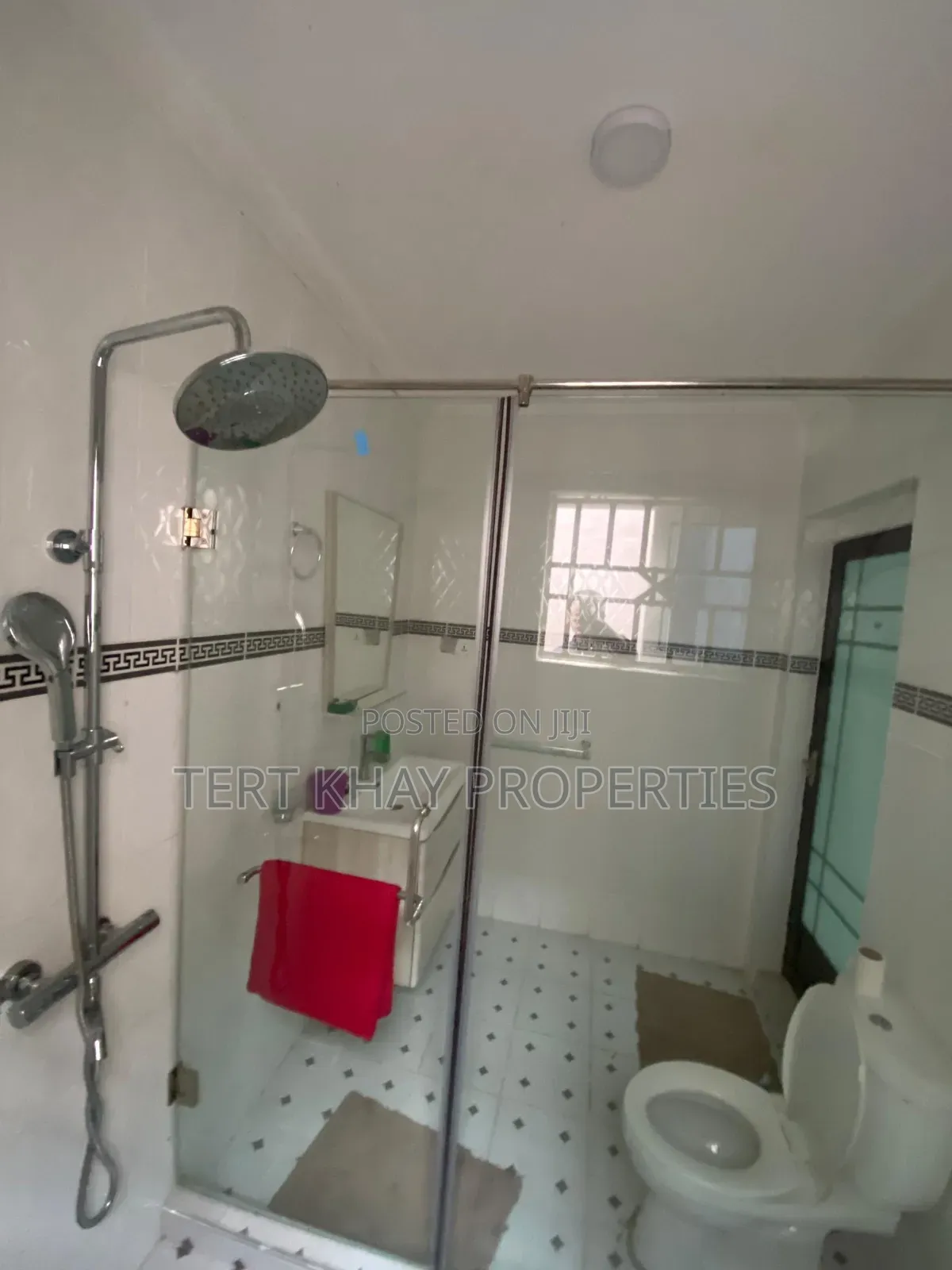 3bdrm House in Spintex, Baatsona Total for rent