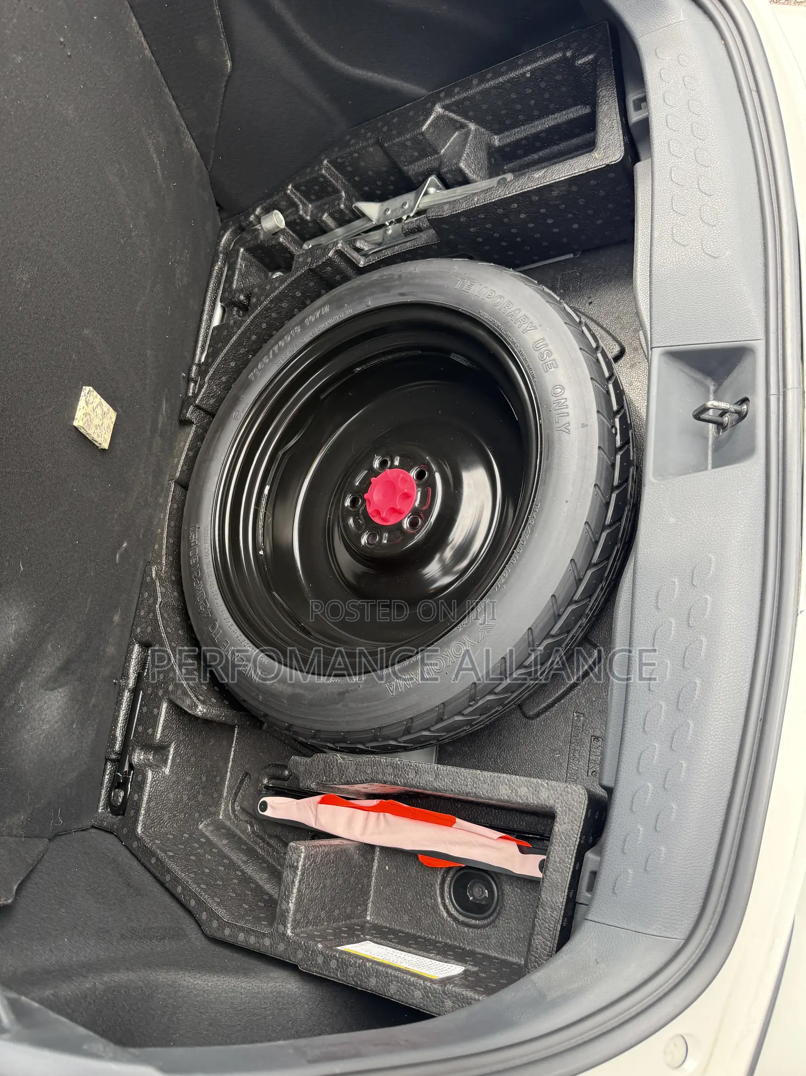 Toyota C-HR XLE 2021 White