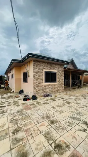 5bdrm House in Ga Odumase Sonitra, Pentecost for sale