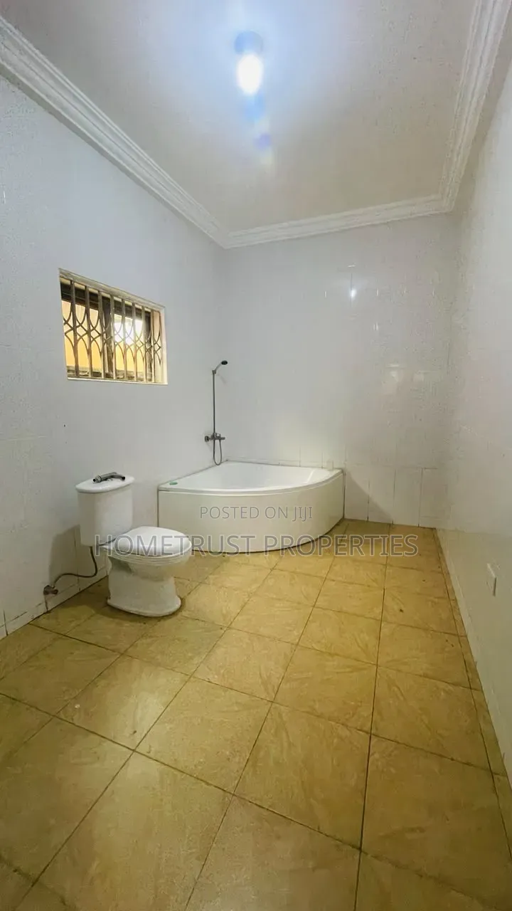 5bdrm House in Ga Odumase Sonitra, Pentecost for sale