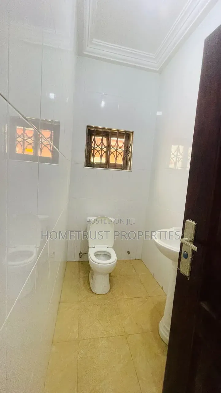 5bdrm House in Ga Odumase Sonitra, Pentecost for sale