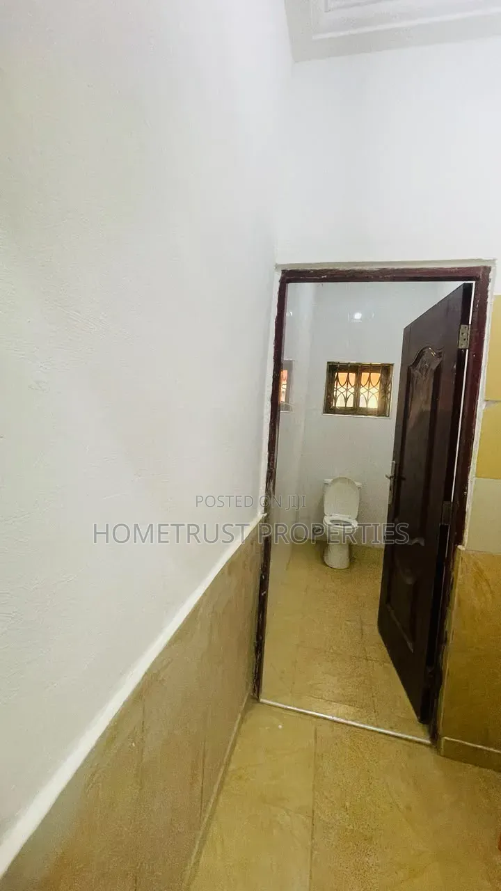 5bdrm House in Ga Odumase Sonitra, Pentecost for sale