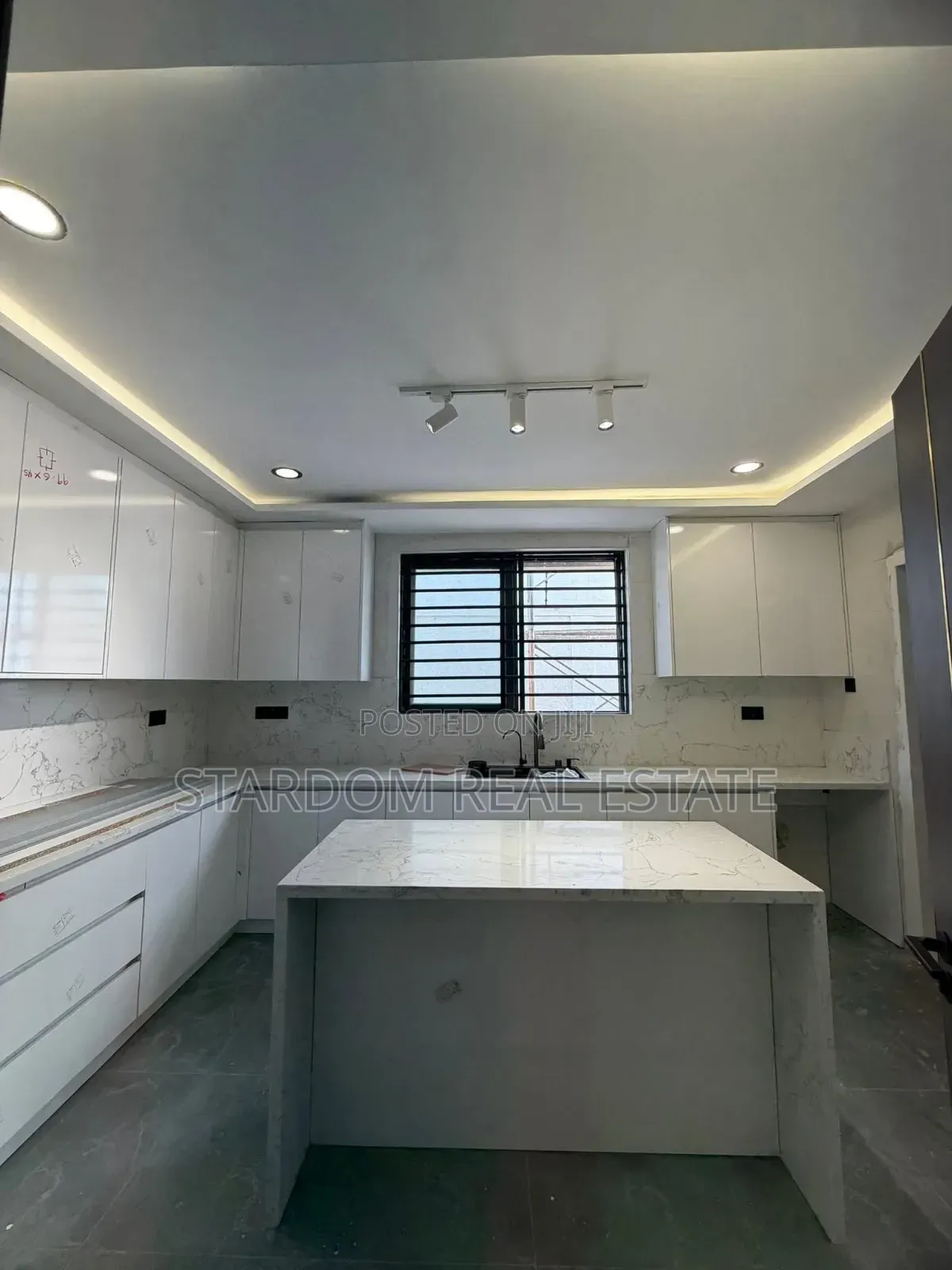 5bdrm Duplex in East Legon Hills, Boundary Road Area for sale