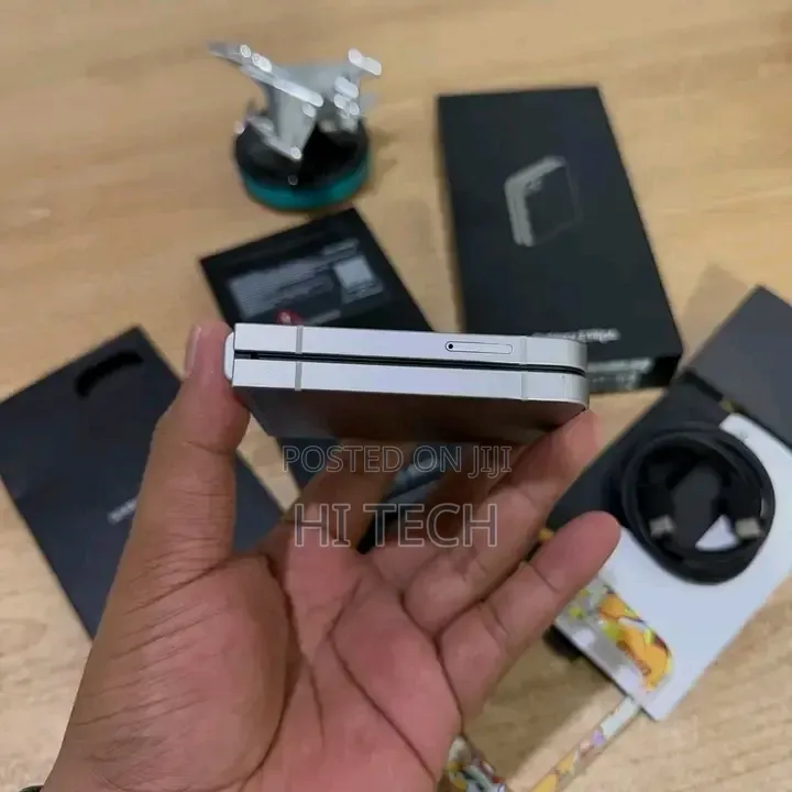 New Samsung Galaxy Z Flip6 512 GB Gray