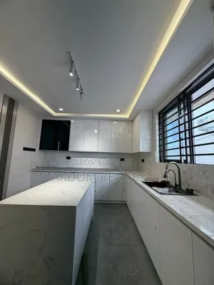5bdrm Duplex in East Legon Hills, Boundary Road Area for sale