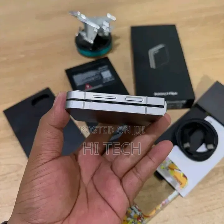 New Samsung Galaxy Z Flip6 512 GB Gray