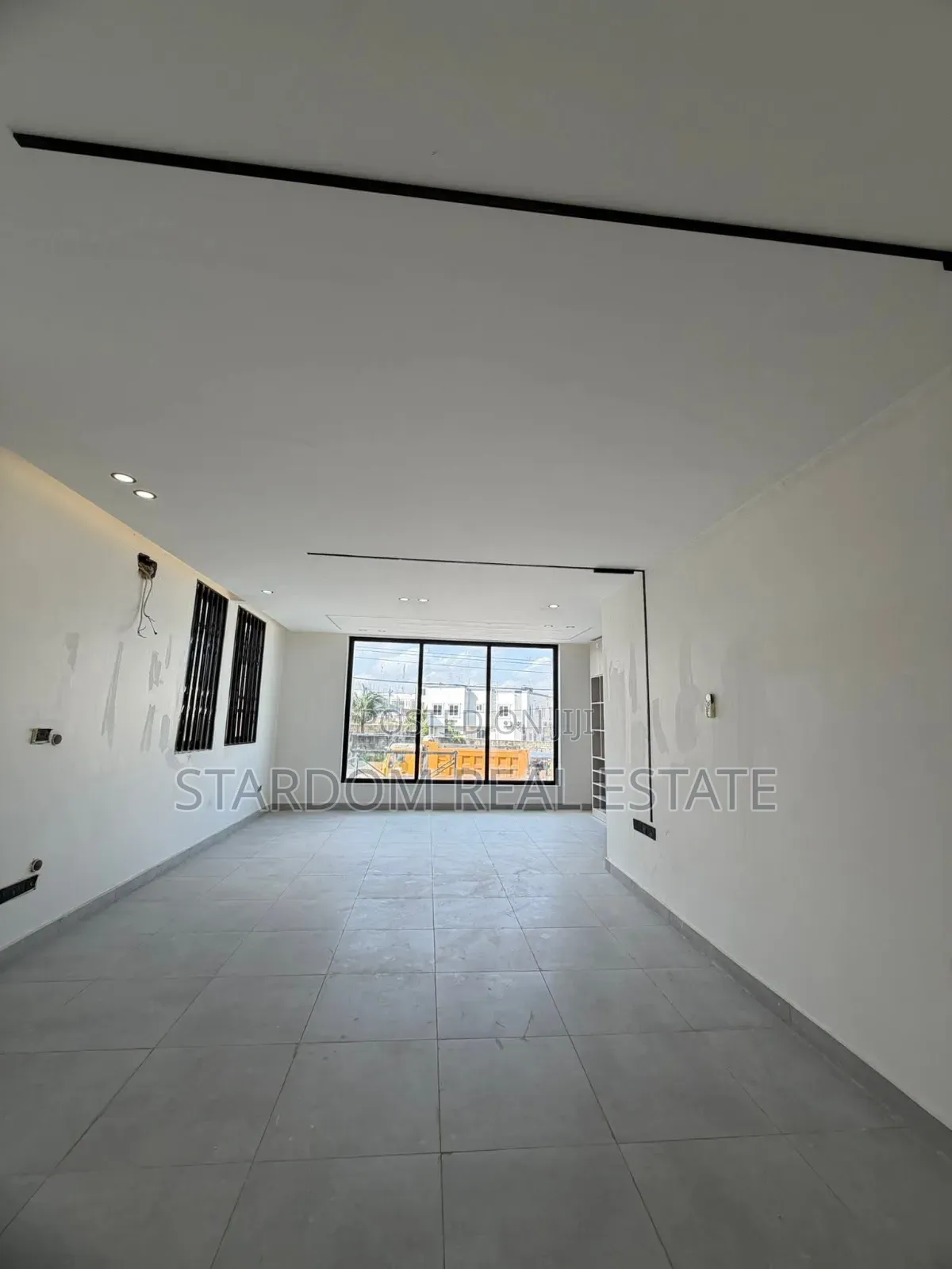 5bdrm Duplex in East Legon Hills, Boundary Road Area for sale