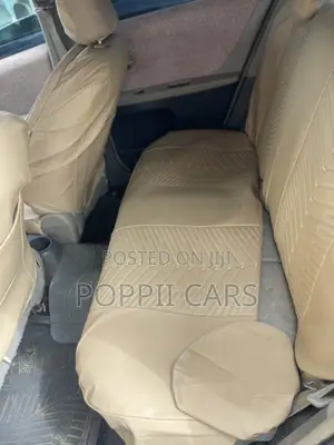 Toyota Vitz 2010 Silver