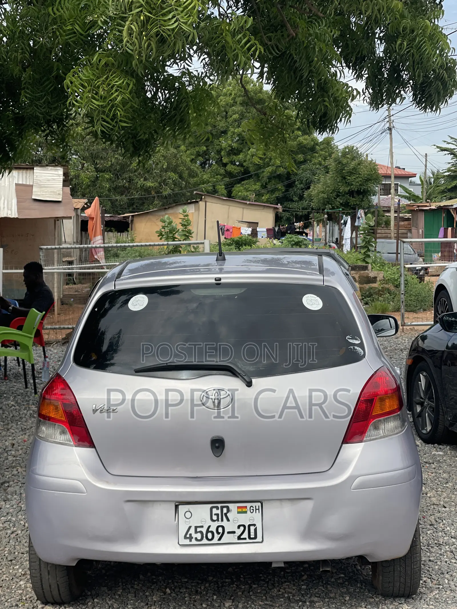 Toyota Vitz 2010 Silver