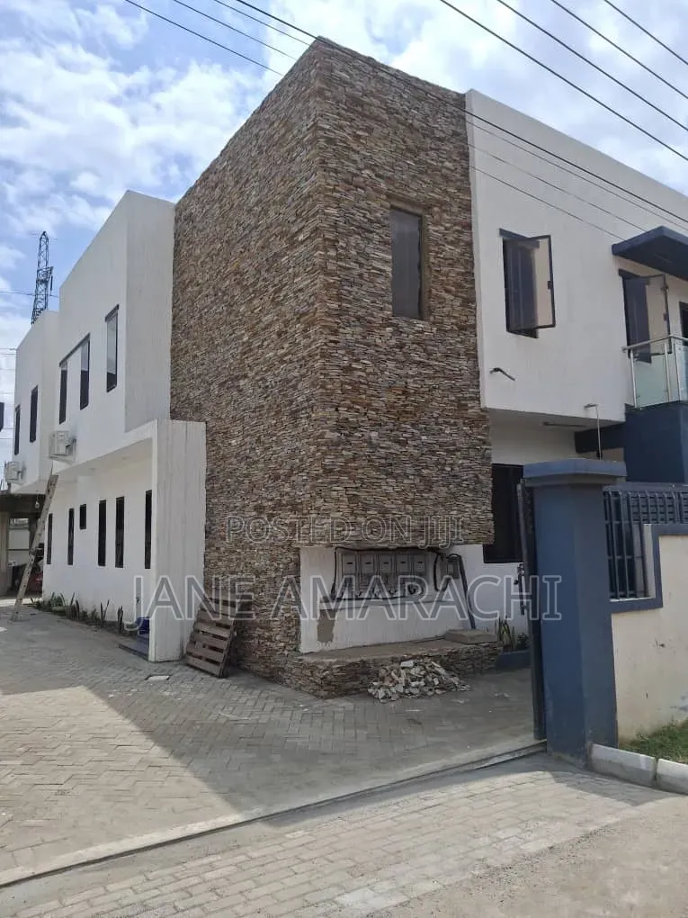 1bdrm Apartment in Adjiringanor, American House for rent
