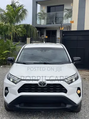 Toyota RAV4 Adventure AWD 2023 White
