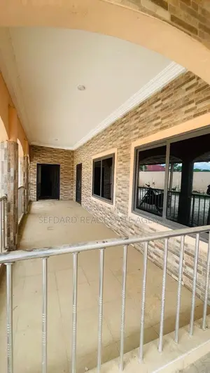 4bdrm House in Sefdard Properties, Ablekuma for sale