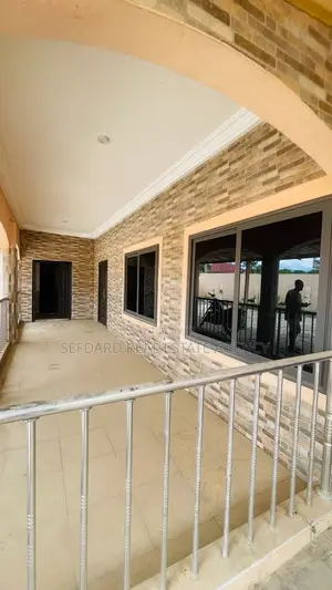 4bdrm House in Sefdard Properties, Ablekuma for sale