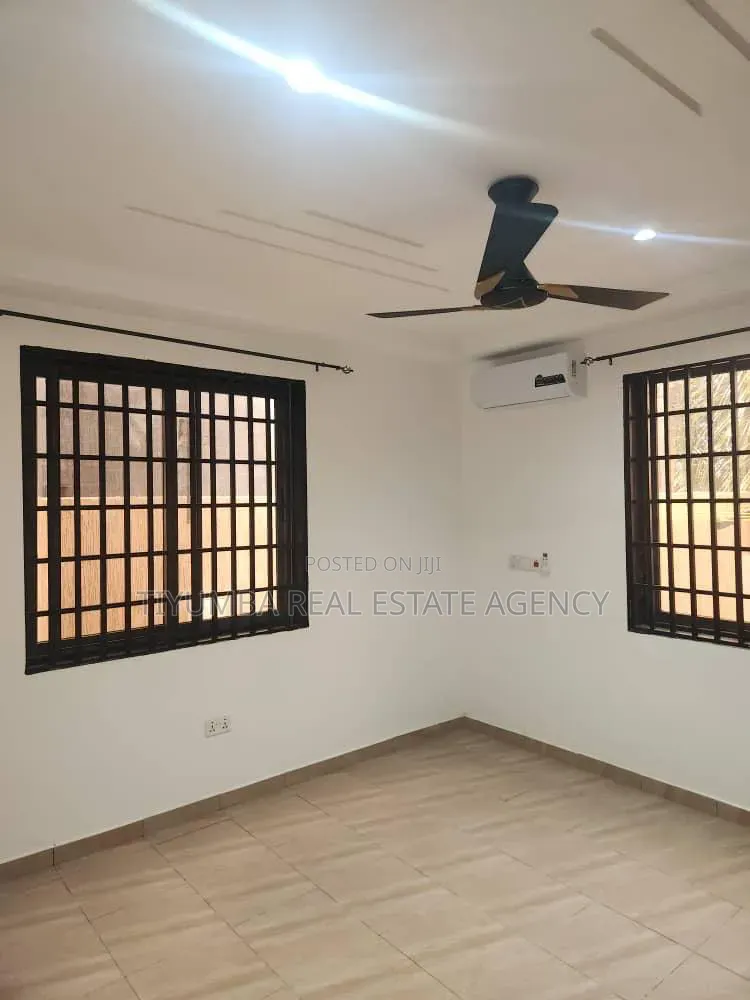 2bdrm Apartment in Tiyumba Real Estate, Ofankor for rent