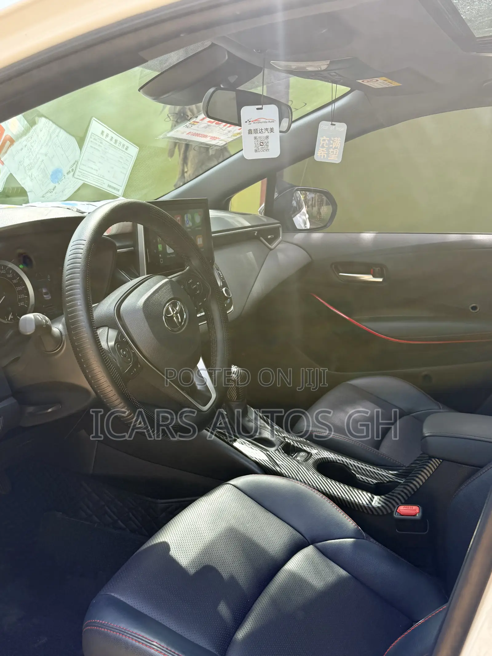 Toyota Corolla SE 2021 White