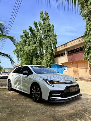 Toyota Corolla SE 2021 White