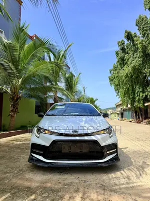 Toyota Corolla SE 2021 White