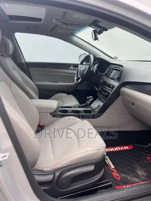 Hyundai Sonata Sport 2.0T Sedan FWD (2.0L 4cyl 6A) 2017 Silver