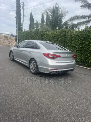 Hyundai Sonata Sport 2.0T Sedan FWD (2.0L 4cyl 6A) 2017 Silver