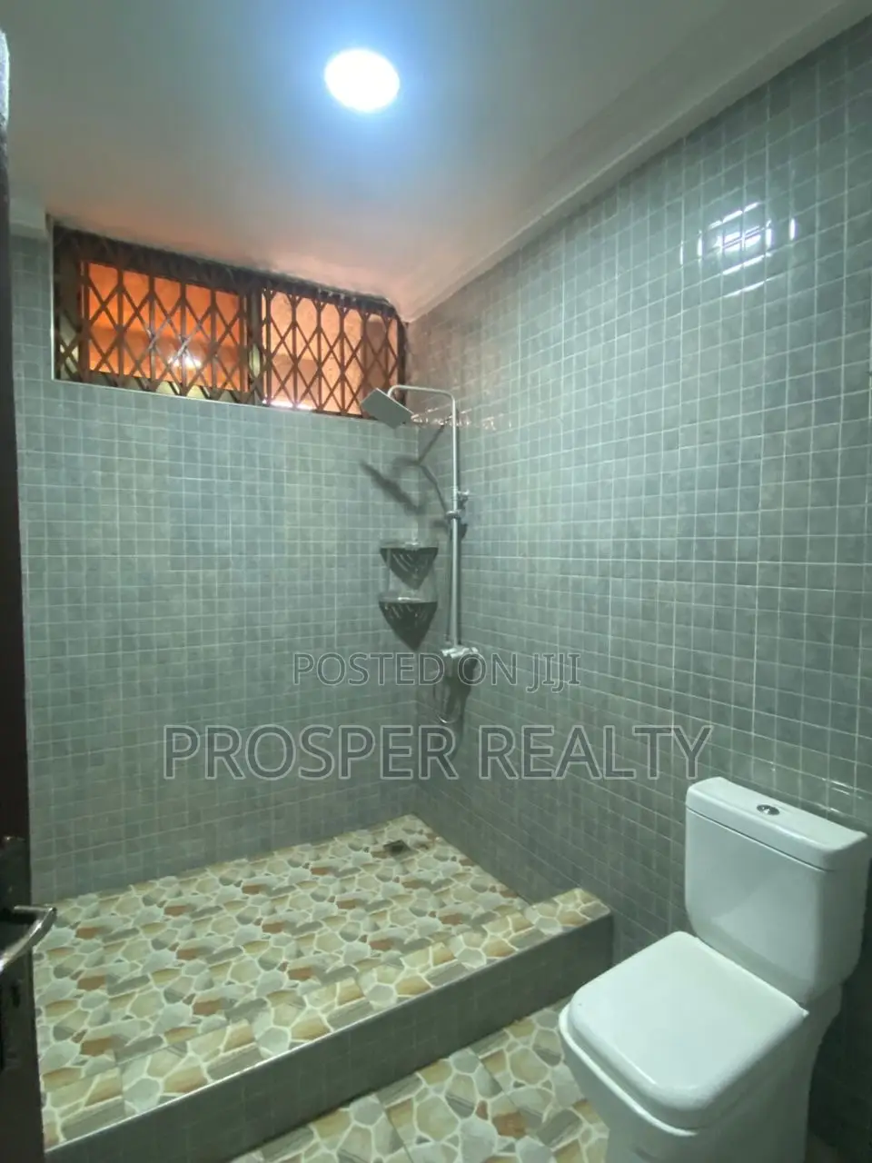 3bdrm Apartment in Klagon, Tema Metropolitan for rent