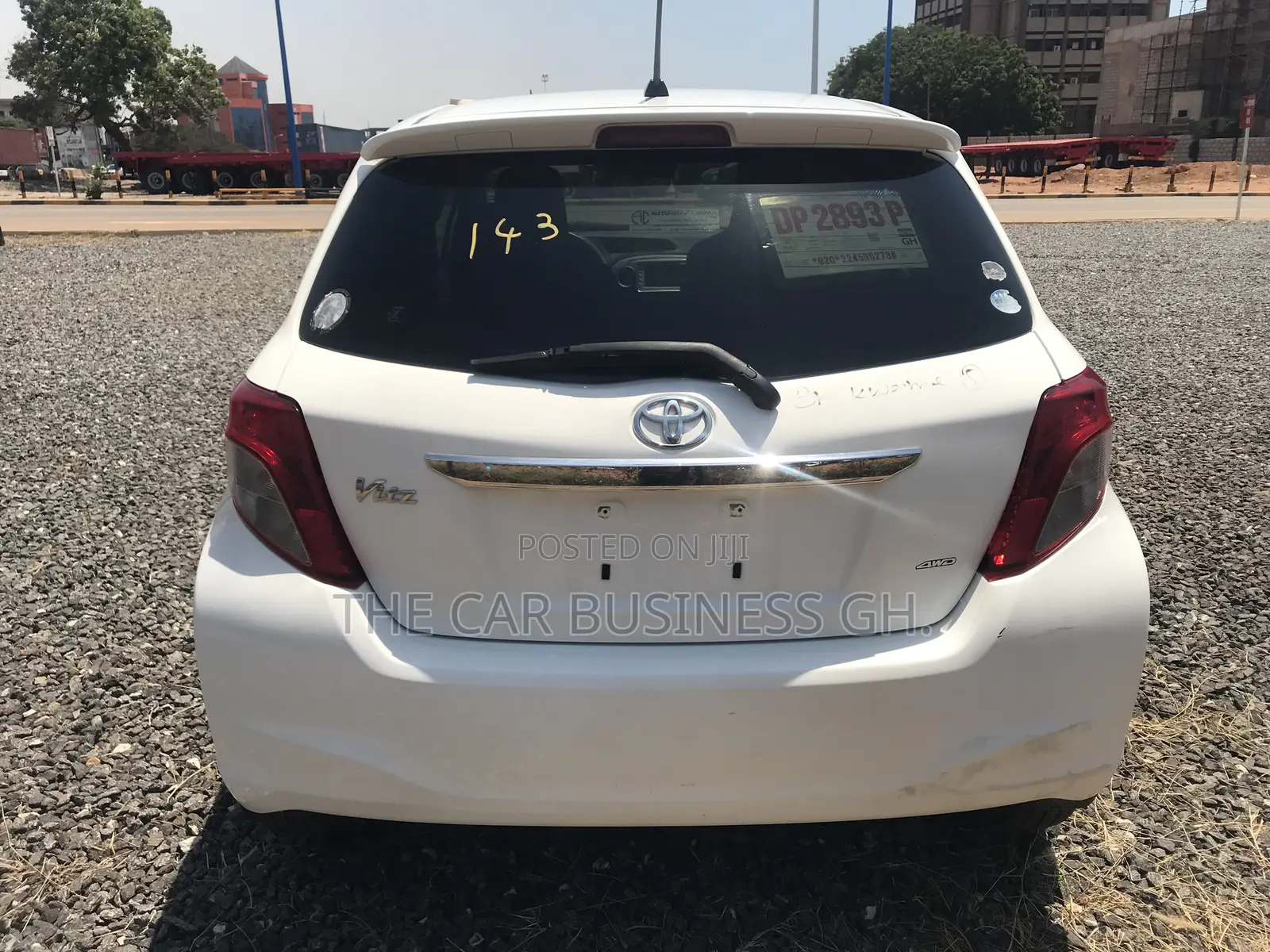 Toyota Vitz 1.3 FWD 5dr 2012 White