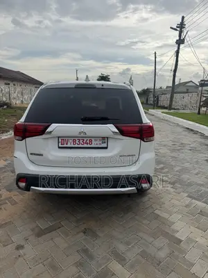 Mitsubishi Outlander 2.4 PHEV AWD 2017 White