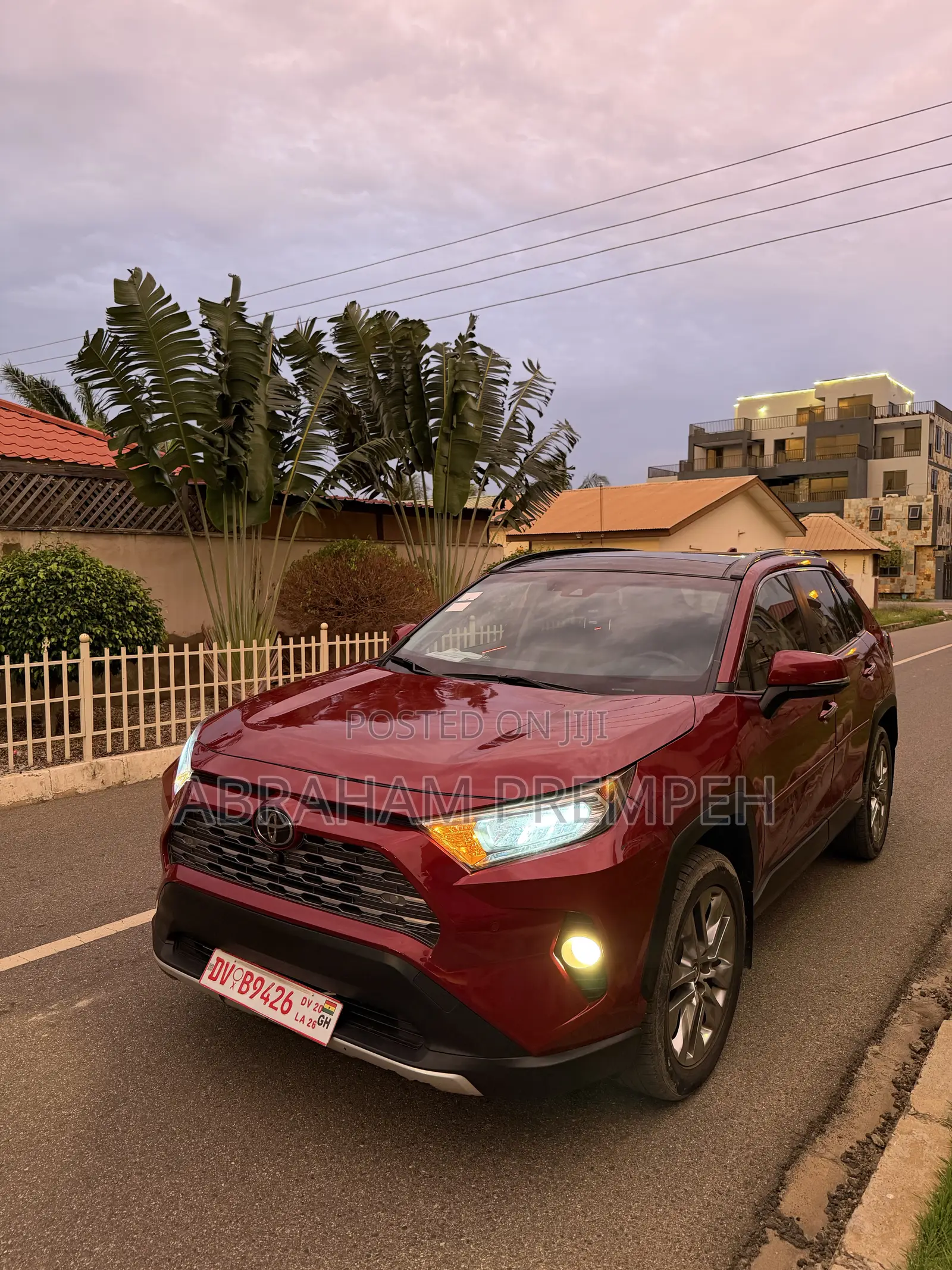Toyota RAV4 XLE AWD 2019 Maroon