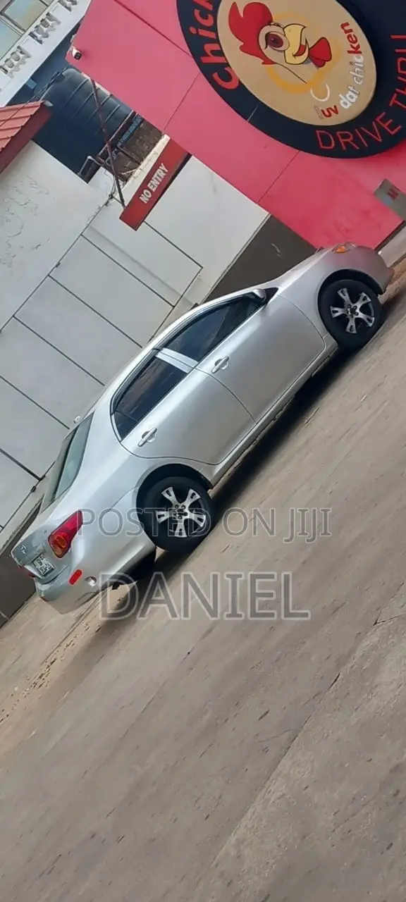 Toyota Corolla LE 4dr Sedan (1.8L 4cyl 4A) 2010 Silver