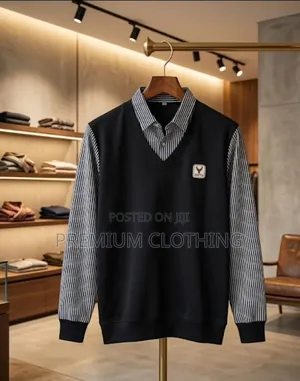 Quarter Button Club T
