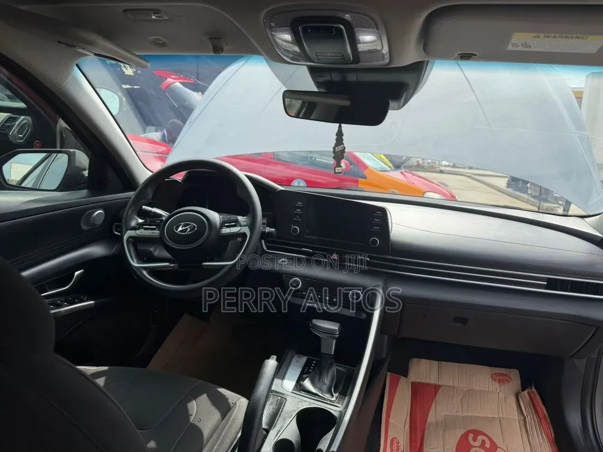 Hyundai Elantra 2022