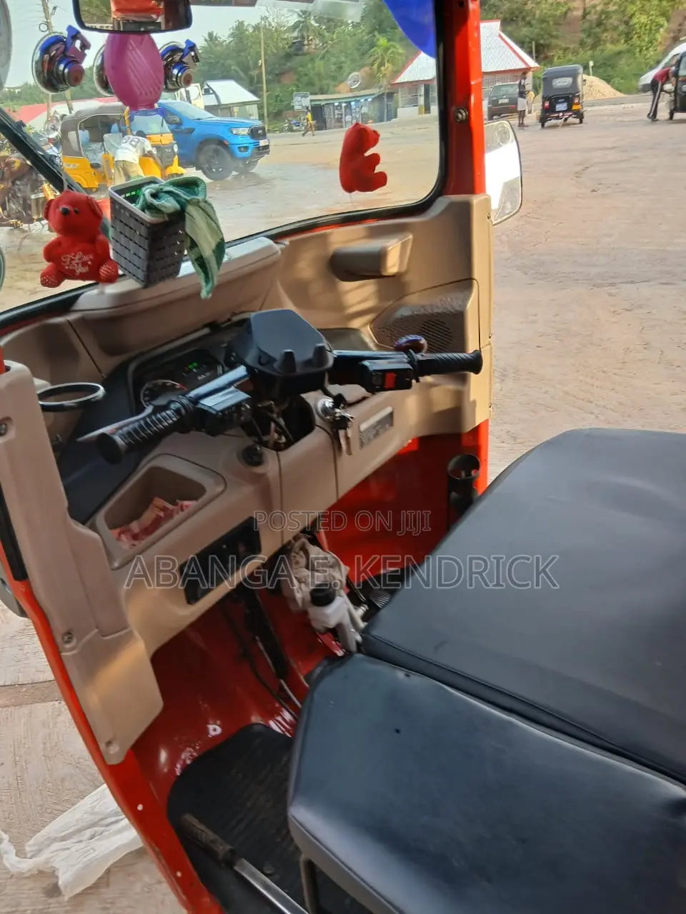 Bajaj RE 2025 Red