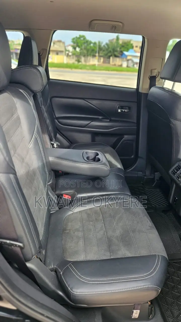 Mitsubishi Outlander SE FWD 2020 Black