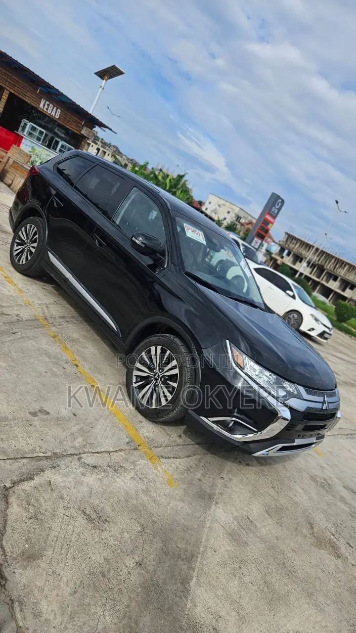 Mitsubishi Outlander SE FWD 2020 Black